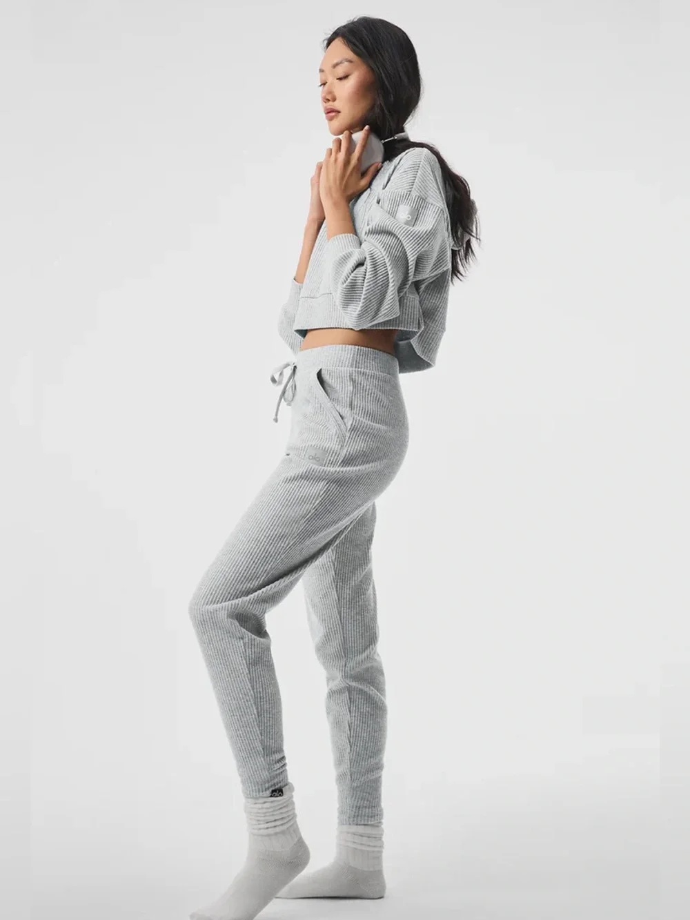 ALO Muse Sweatset in Athletic Heather Grey, size S